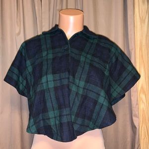 O’NEIL cape blackwatch plaid Peter Pan collar one button. XS shoulder cspe
